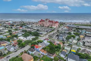 1713 Moody Ave, Galveston, TX 77550 - Photo 1