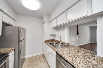 4641 Wild Indigo Street #450, Houston, TX 77027 - Photo 25