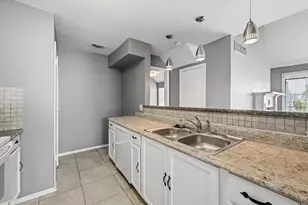 14550 Fonmeadow Dr, Houston, TX 77035 - Photo 19
