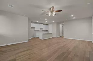 3004 Viceroy Spur Ln, League City, TX 77573 - Photo 3