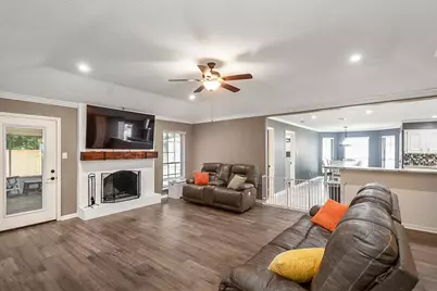 3838 Hansen Drive, Dickinson, TX 77539 - Photo 7