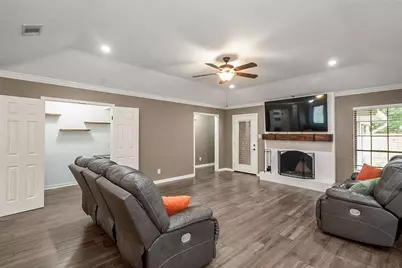3838 Hansen Drive, Dickinson, TX 77539 - Photo 5
