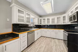 902 Ivy Ave, Deer Park, TX 77536 - Photo 7