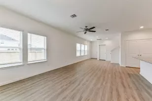 3906 Sugardale St, Baytown, TX 77521 - Photo 7