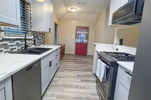 1159 Carey Dr, Angleton, TX 77515 - Photo 5