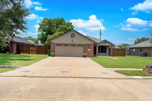 1159 Carey Dr, Angleton, TX 77515 - Photo 1