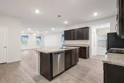 8004 Front Nine Lane, Navasota, TX 77868 - Photo 3