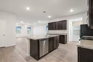 8004 Front Nine Ln, Navasota, TX 77868 - Photo 3