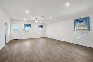 8004 Front Nine Ln, Navasota, TX 77868 - Photo 7