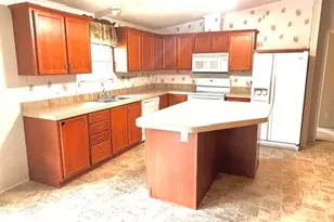 406 E Lois Ln, Somerville, TX 77879 - Photo 9
