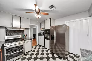 2601 Holly St, Liberty, TX 77575 - Photo 5