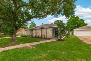 15539 Torry Pines Rd, Houston, TX 77062 - Photo 3