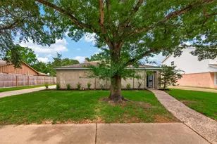 15539 Torry Pines Rd, Houston, TX 77062 - Photo 1