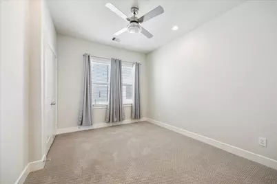 8534 Madeleine Rose Lane, Houston, TX 77055 - Photo 15