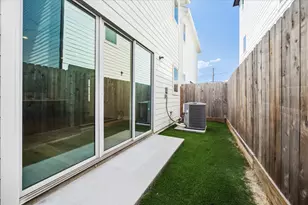 8534 Madeleine Rose Ln, Houston, TX 77055 - Photo 19