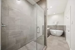 8534 Madeleine Rose Ln, Houston, TX 77055 - Photo 13