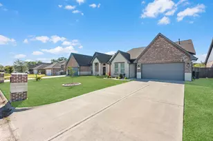 10 N Forrest Ave, La Porte, TX 77571 - Photo 1