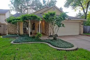 2002 Creekshire Dr, Sugar Land, TX 77478 - Photo 1