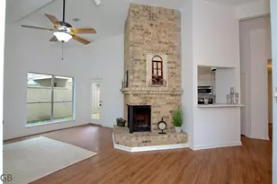 2002 Creekshire Dr, Sugar Land, TX 77478 - Photo 3