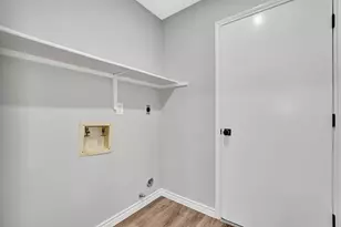 106 N Woodstock Cir Dr, The Woodlands, TX 77381 - Photo 23