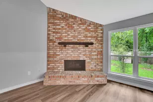 106 N Woodstock Cir Dr, The Woodlands, TX 77381 - Photo 13