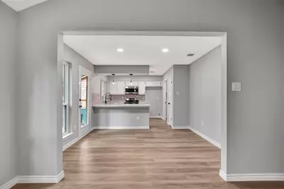 106 N Woodstock Circle Drive, The Woodlands, TX 77381 - Photo 15