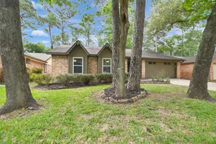106 N Woodstock Cir Dr, The Woodlands, TX 77381 - Photo 3