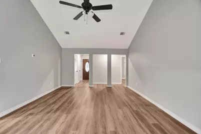 106 N Woodstock Circle Drive, The Woodlands, TX 77381 - Photo 13