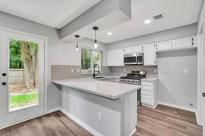 106 N Woodstock Circle Drive, The Woodlands, TX 77381 - Photo 19