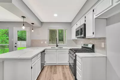 106 N Woodstock Circle Drive, The Woodlands, TX 77381 - Photo 21