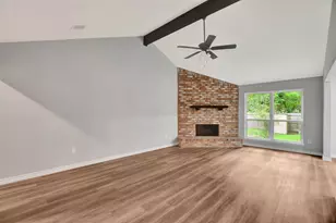 106 N Woodstock Cir Dr, The Woodlands, TX 77381 - Photo 7