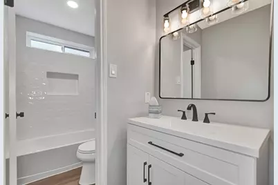 106 N Woodstock Circle Drive, The Woodlands, TX 77381 - Photo 33