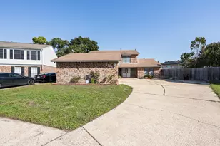 11354 White Gate Ln, Houston, TX 77067 - Photo 1