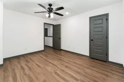 7987 Chateau Street #D, Houston, TX 77028 - Photo 27