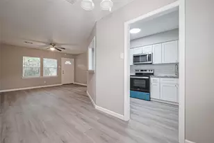 1739 W 5th St, Freeport, TX 77541 - Photo 7