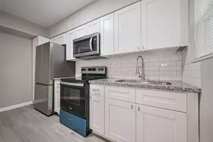 1739 W 5th St, Freeport, TX 77541 - Photo 9