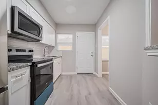 1739 W 5th St, Freeport, TX 77541 - Photo 13