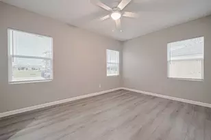 1739 W 5th St, Freeport, TX 77541 - Photo 17