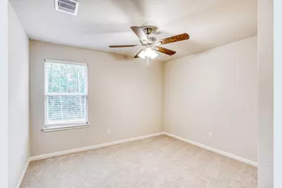 8214 Sunberry Shadow Drive, Houston, TX 77016 - Photo 15