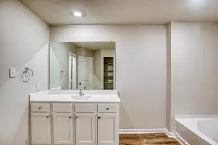 8214 Sunberry Shadow Dr, Houston, TX 77016 - Photo 13