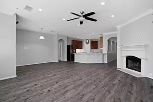 6703 Forsythe Ln, Sugar Land, TX 77479 - Photo 9