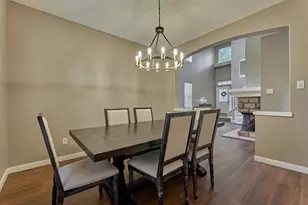 93 N Apple Springs Cir, The Woodlands, TX 77382 - Photo 9