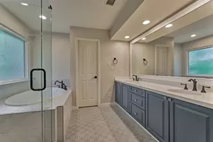 93 N Apple Springs Cir, The Woodlands, TX 77382 - Photo 19