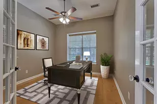 93 N Apple Springs Cir, The Woodlands, TX 77382 - Photo 13