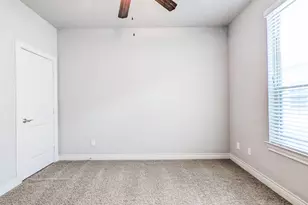 5323 Kiam St, Houston, TX 77007 - Photo 23