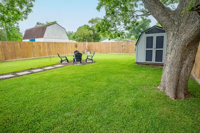 846 S Anderson Street, Angleton, TX 77515 - Photo 19