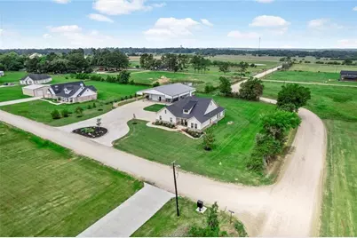 914 Axis Lane, Franklin, TX 77856 - Photo 1