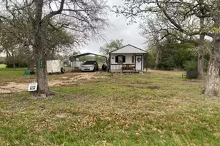 207 Hallas Rd, Somerville, TX 77879 - Photo 3