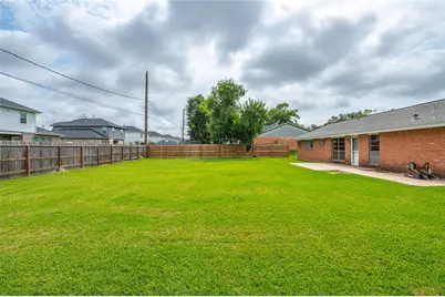 414 N Yaupon Street, Richwood, TX 77531 - Photo 21