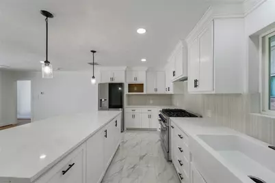 4525 Kingfisher Drive, Houston, TX 77035 - Photo 7